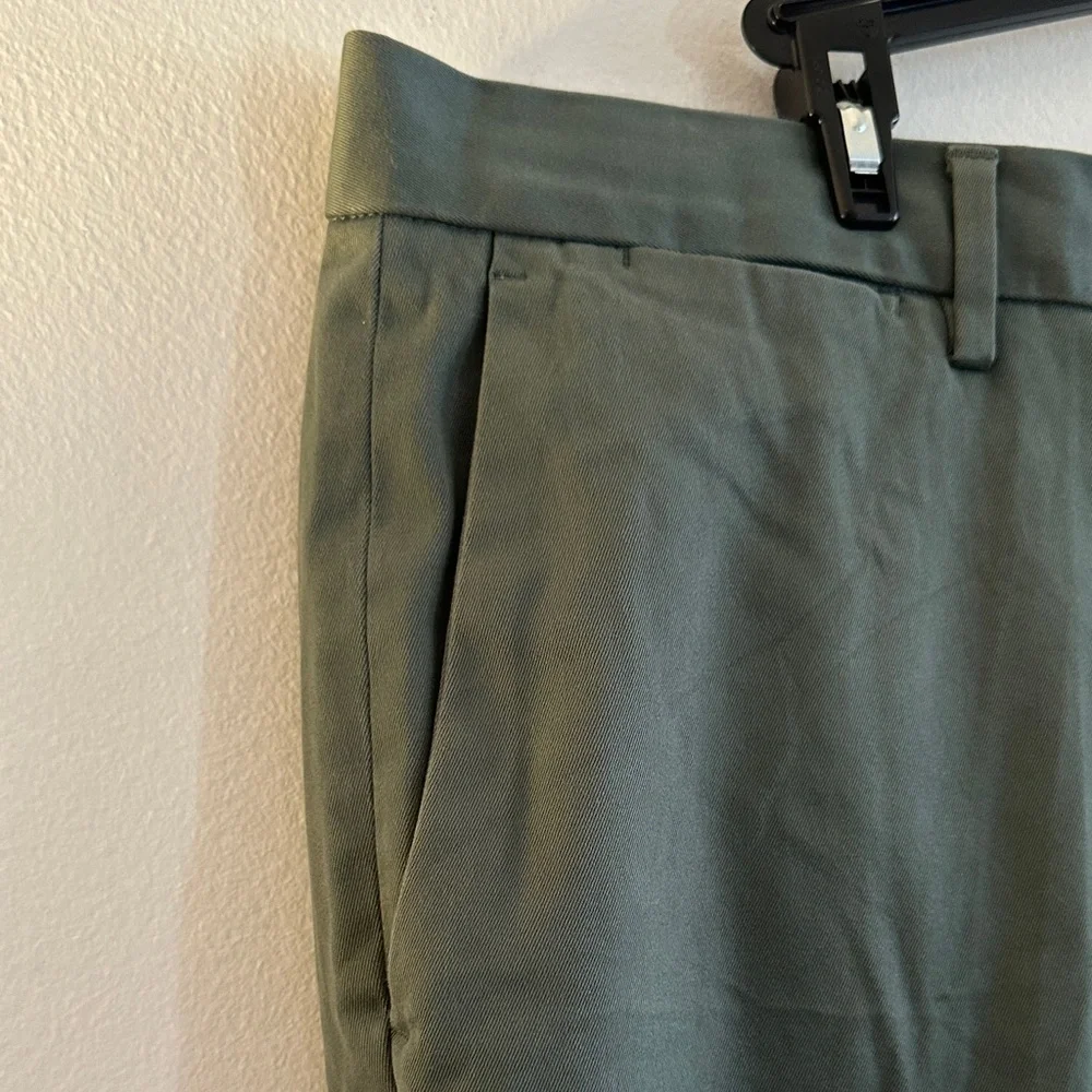 Banana Republic Men's Khakis in Forest Green - Preloved